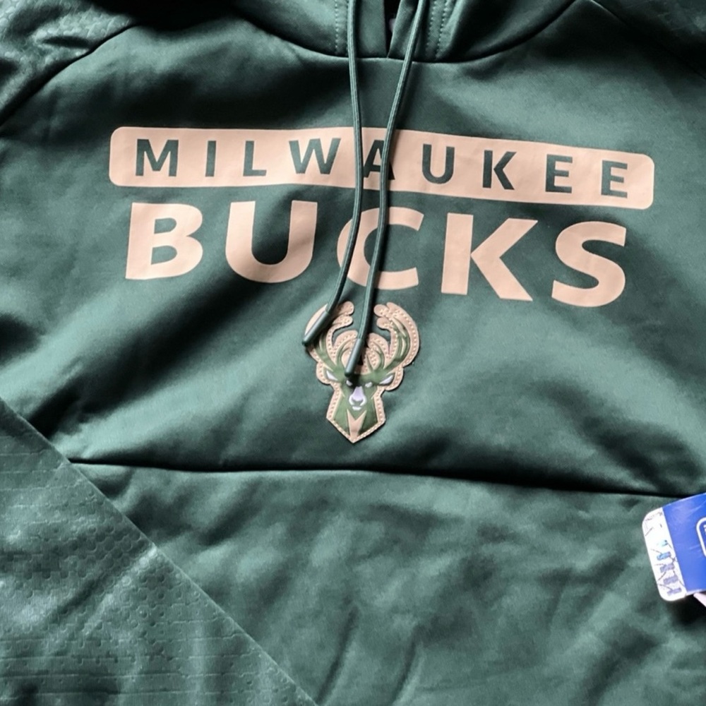 Milwaukee Bucks Long Sleeve Hoodie | NBA